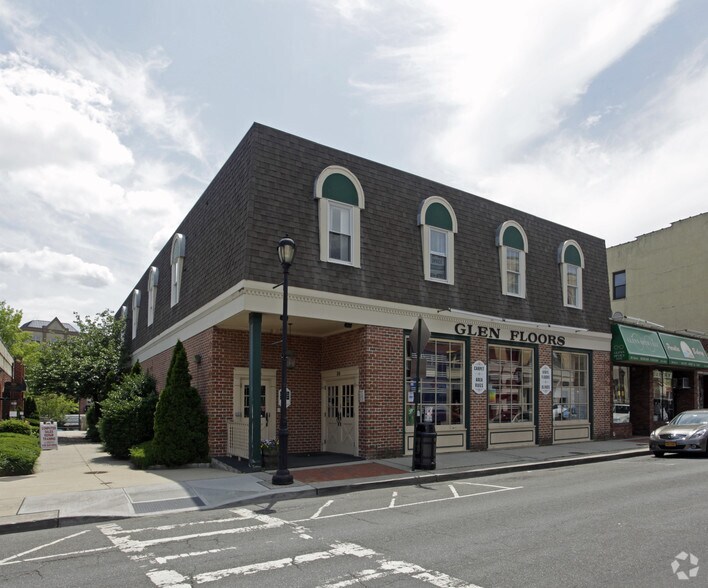 30 Glen St, Glen Cove, NY 11542