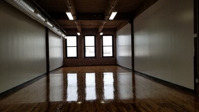 1100 W Cermak Rd, Chicago, IL for lease Interior Photo- Image 1 of 2