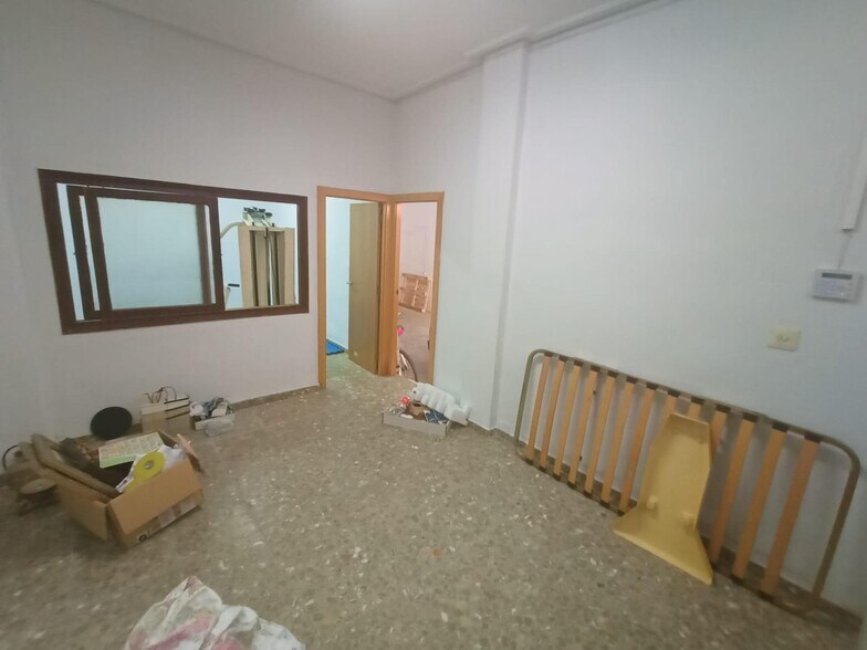 Retail in Cáceres for lease - Building Photo - Image 1 of 6