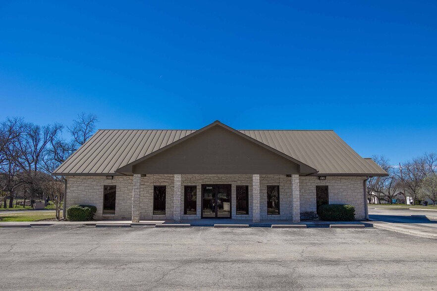 3101 Austin Ave, Brownwood, TX for sale - Building Photo - Image 1 of 1