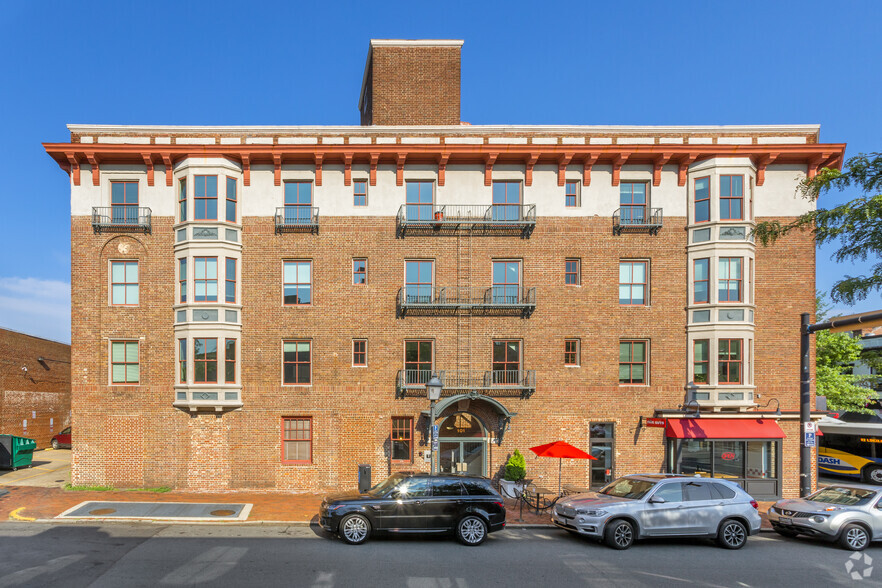 101 N Columbus St, Alexandria, VA for lease - Building Photo - Image 2 of 4