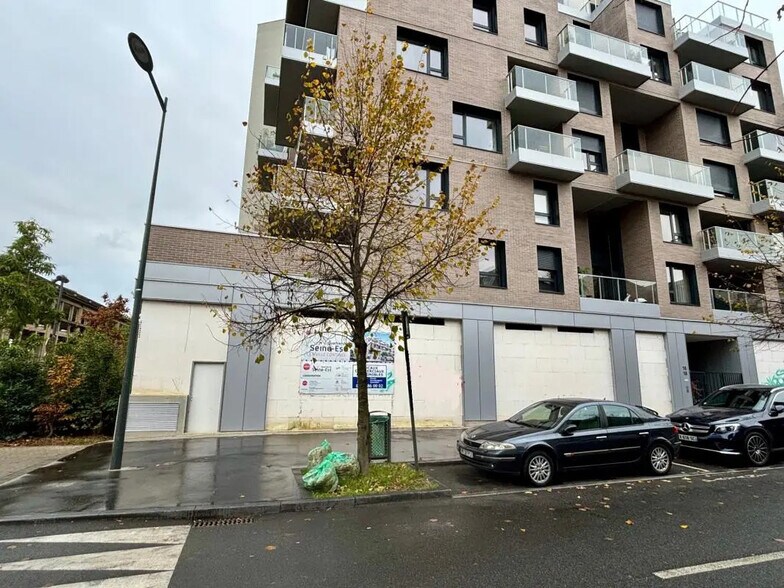 Retail in Asnières-sur-Seine for lease - Building Photo - Image 3 of 5