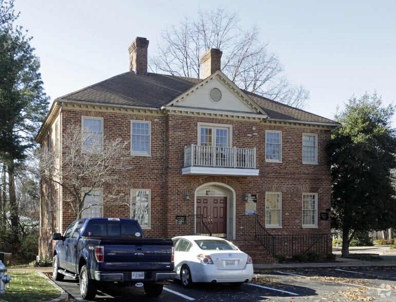 9019 Forest Hill Ave, Richmond, VA 23235