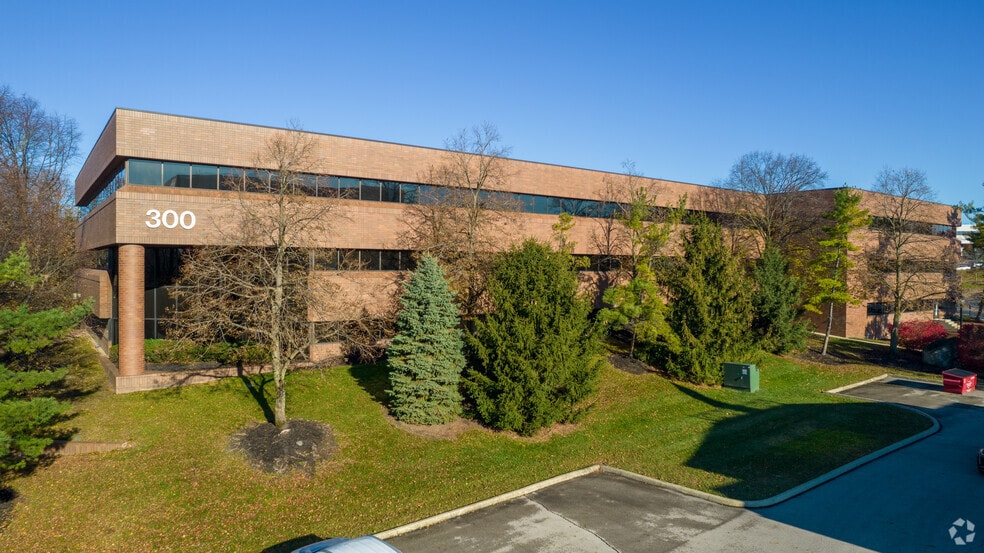 300 W Wilson Bridge Rd, Worthington, OH for lease - Primary Photo - Image 1 of 8