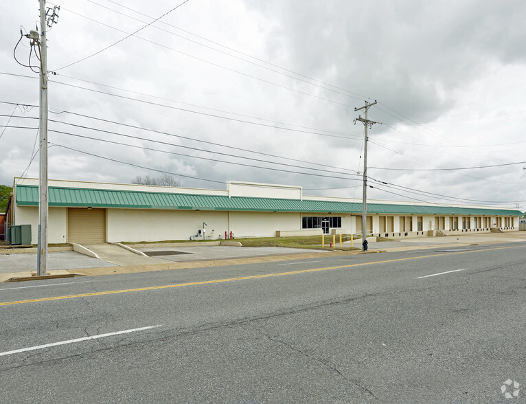 2000 Latham St, Memphis, TN for lease - Primary Photo - Image 1 of 7