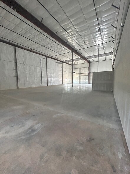 260 Grant Place, Lowell, AR for lease - Building Photo - Image 3 of 6