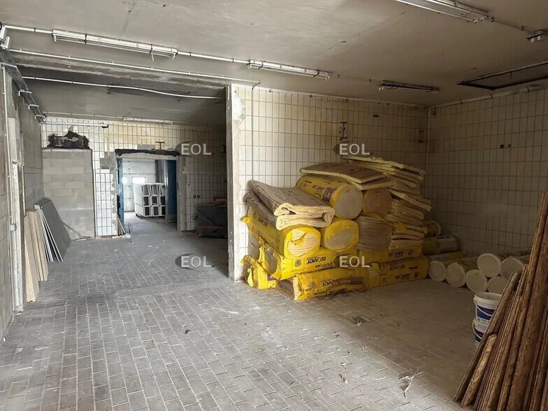 Flex in Ozoir-la-Ferrière for lease - Building Photo - Image 2 of 6