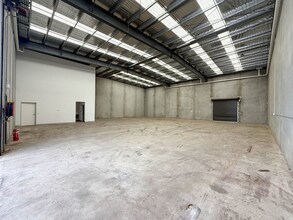 4 Gold Ct, Deer Park for lease Interior Photo- Image 1 of 6