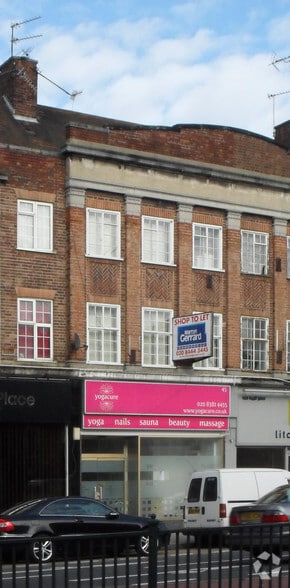 35-57 Market Pl, London for lease - Building Photo - Image 2 of 8