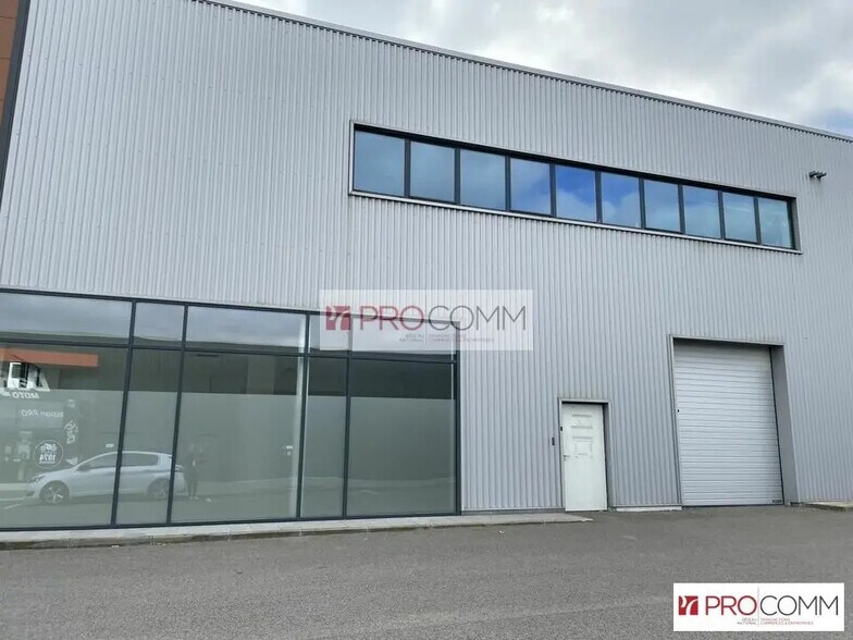 Flex in Chartres for lease - Building Photo - Image 3 of 6