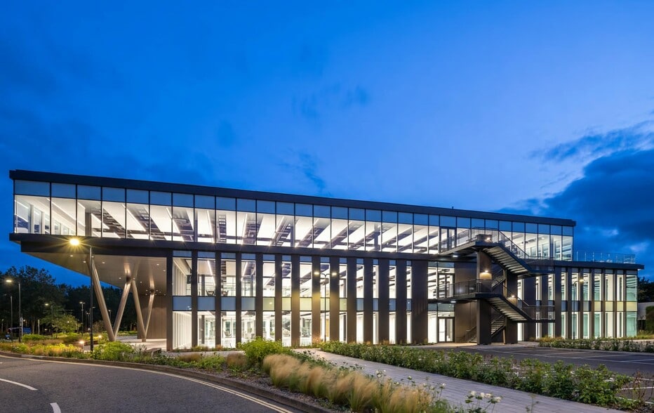 Roxborough Way, Maidenhead for lease - Building Photo - Image 2 of 12