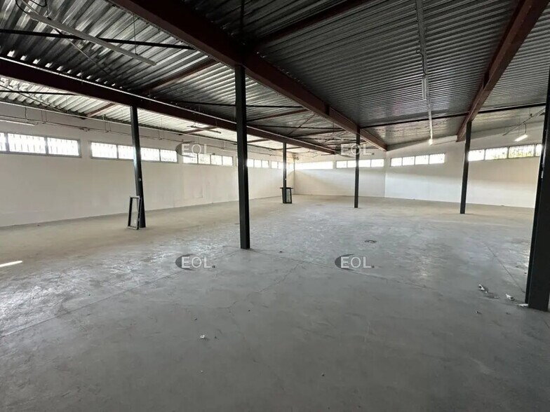 Flex in Les Pennes-Mirabeau for sale - Interior Photo - Image 2 of 7