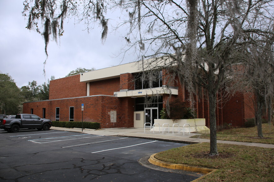 3919 W Newberry Rd, Gainesville, FL for sale - Building Photo - Image 1 of 1