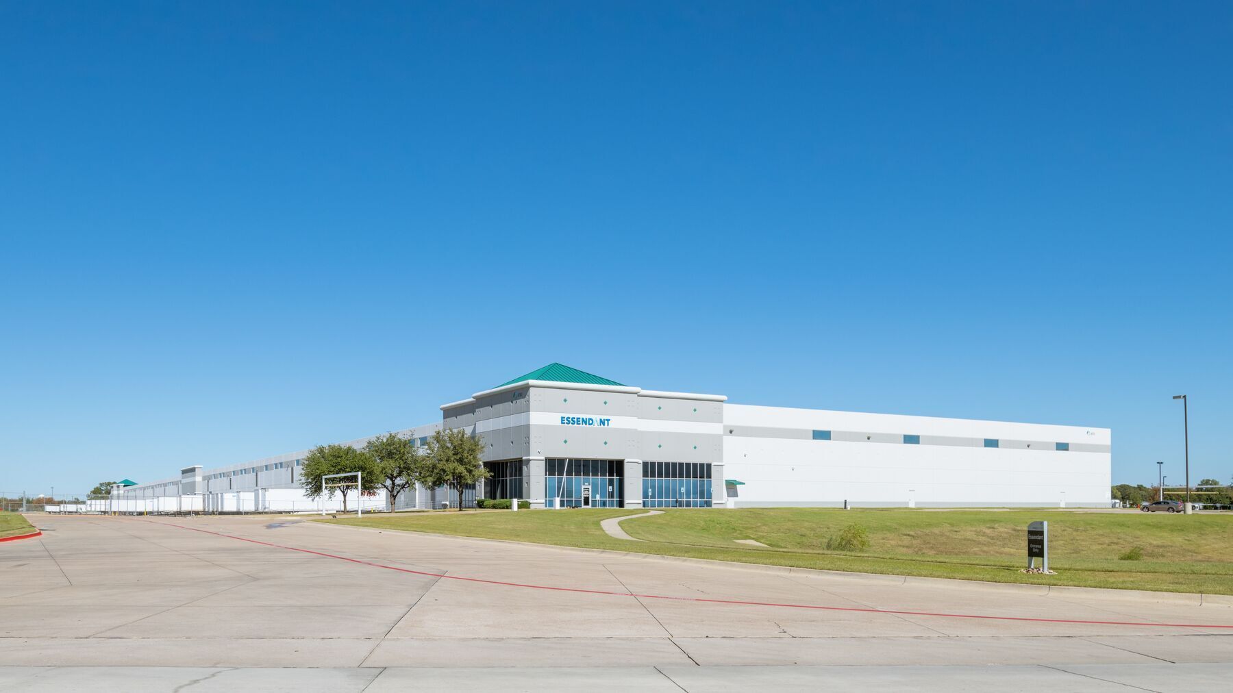410 W Trinity Blvd, Grand Prairie, TX for lease Building Photo- Image 1 of 9