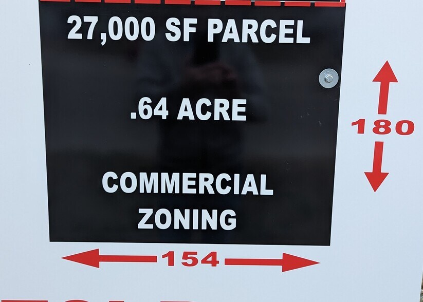 915 Lincoln Ave, Charleston, IL for sale - Building Photo - Image 2 of 6