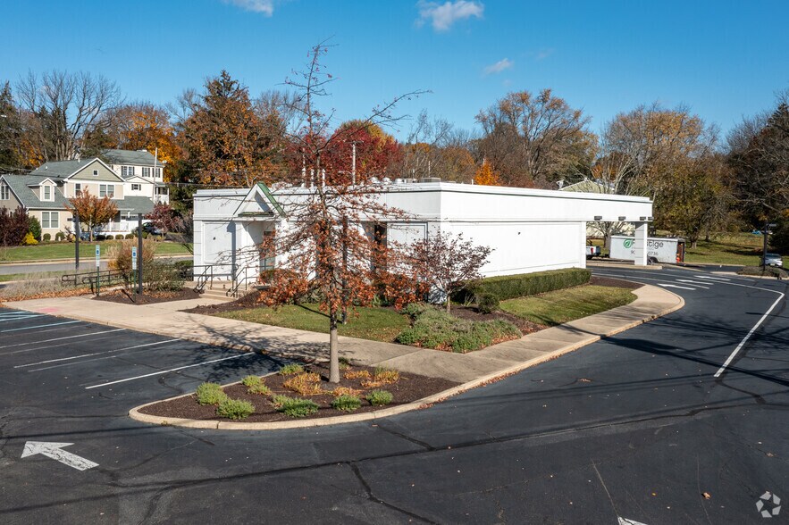 92 W Main St, Clinton, NJ 08809 Retail for Sale