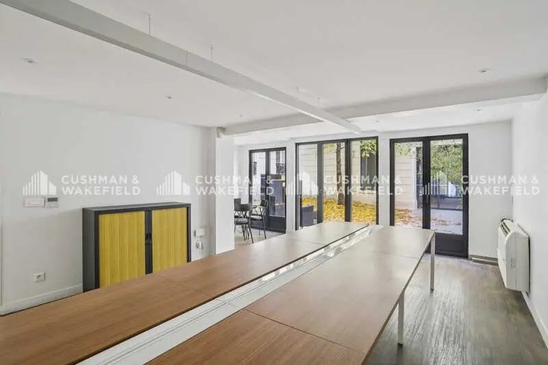 35-37 Rue De Miromesnil, Paris for lease - Building Photo - Image 3 of 12