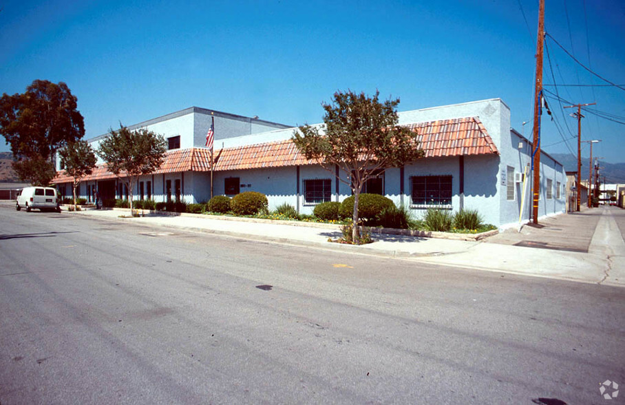 2810 N Lima St, Burbank, CA for lease - Primary Photo - Image 1 of 6