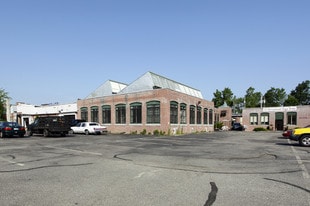 909 Islington St, Portsmouth NH - Warehouse