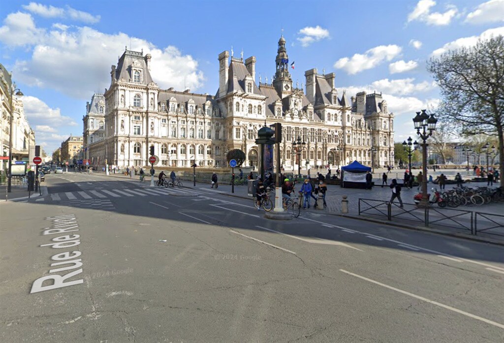 Retail in Paris for lease Building Photo- Image 1 of 2