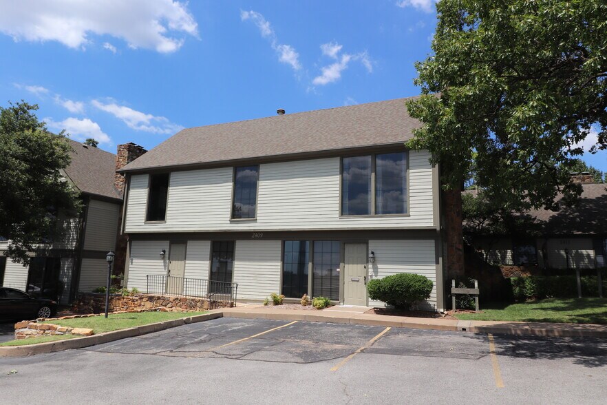 2409 E Skelly Dr, Tulsa, OK 74105