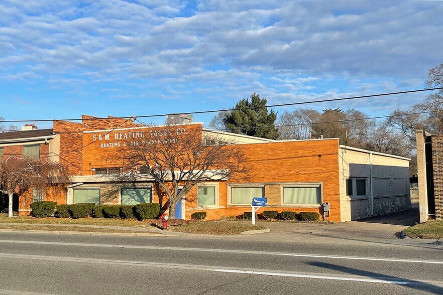 23262 Telegraph Rd, Southfield, MI 48033