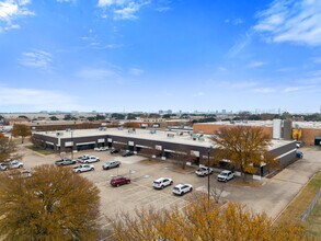 310-320 Regal Row, Dallas, TX for lease Building Photo- Image 1 of 6