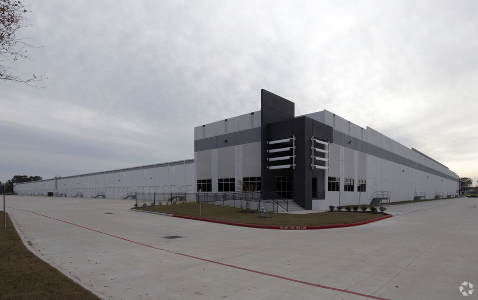 14810 North Fwy, Houston, TX for lease - Building Photo - Image 3 of 8