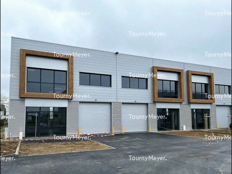 Flex in Toulouse for lease - Building Photo - Image 1 of 37