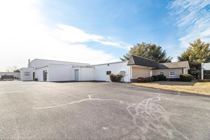 28275 Three Notch Rd, Mechanicsville, MD for lease - Building Photo - Image 1 of 14