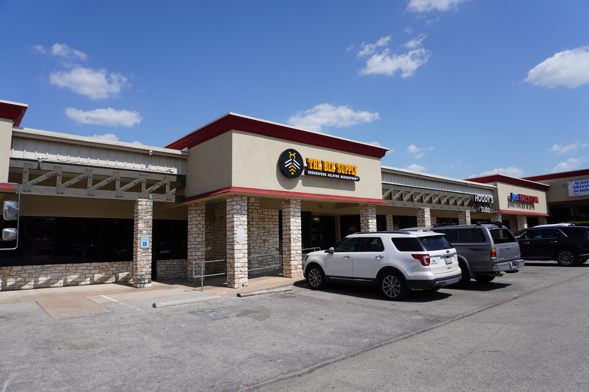 1205 Round Rock Ave, Round Rock, TX for lease Building Photo- Image 1 of 6