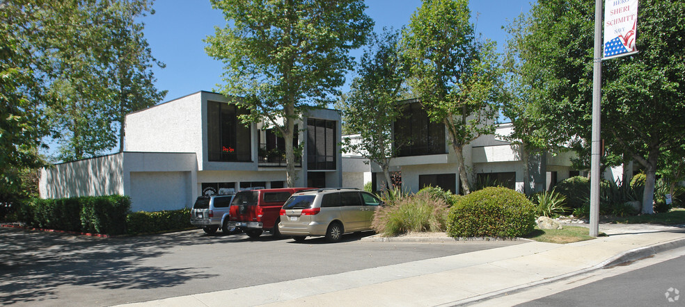 554 E Foothill Blvd, San Dimas, CA for lease - Primary Photo - Image 1 of 5