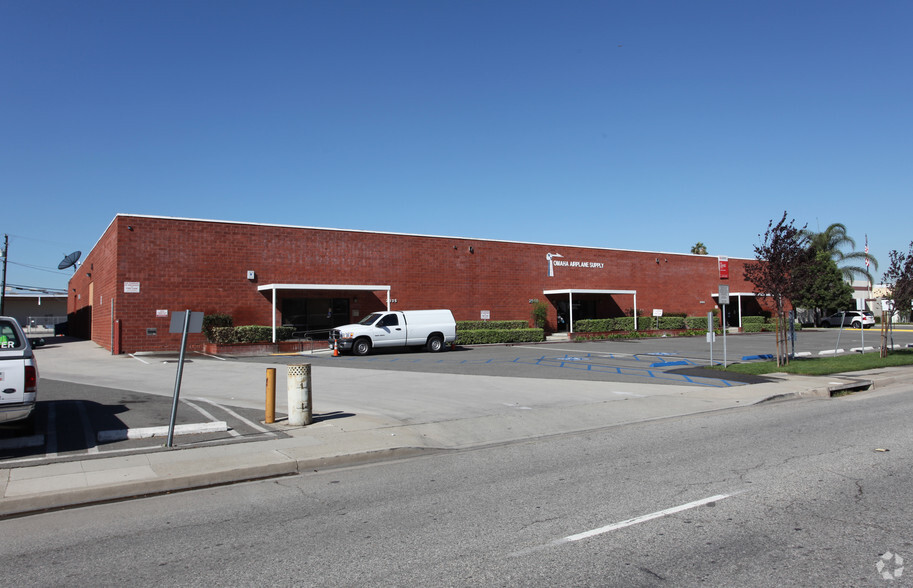 2935-2955 Redondo Ave, Long Beach, CA for lease - Primary Photo - Image 1 of 3