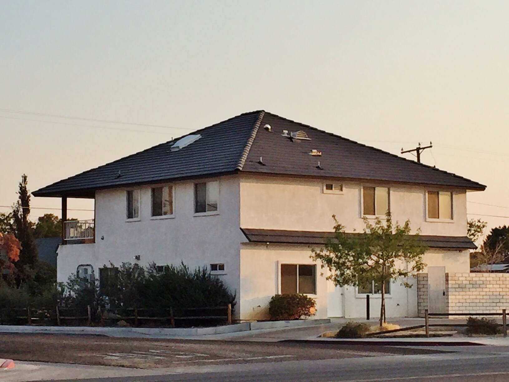 417 E Ridgecrest Blvd, Ridgecrest, CA for sale Primary Photo- Image 1 of 1
