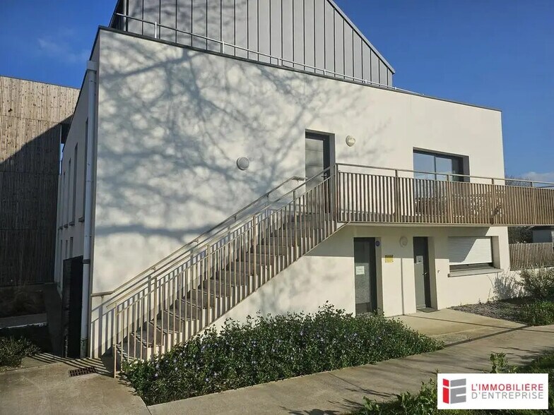 Office in Melesse for lease - Building Photo - Image 1 of 5