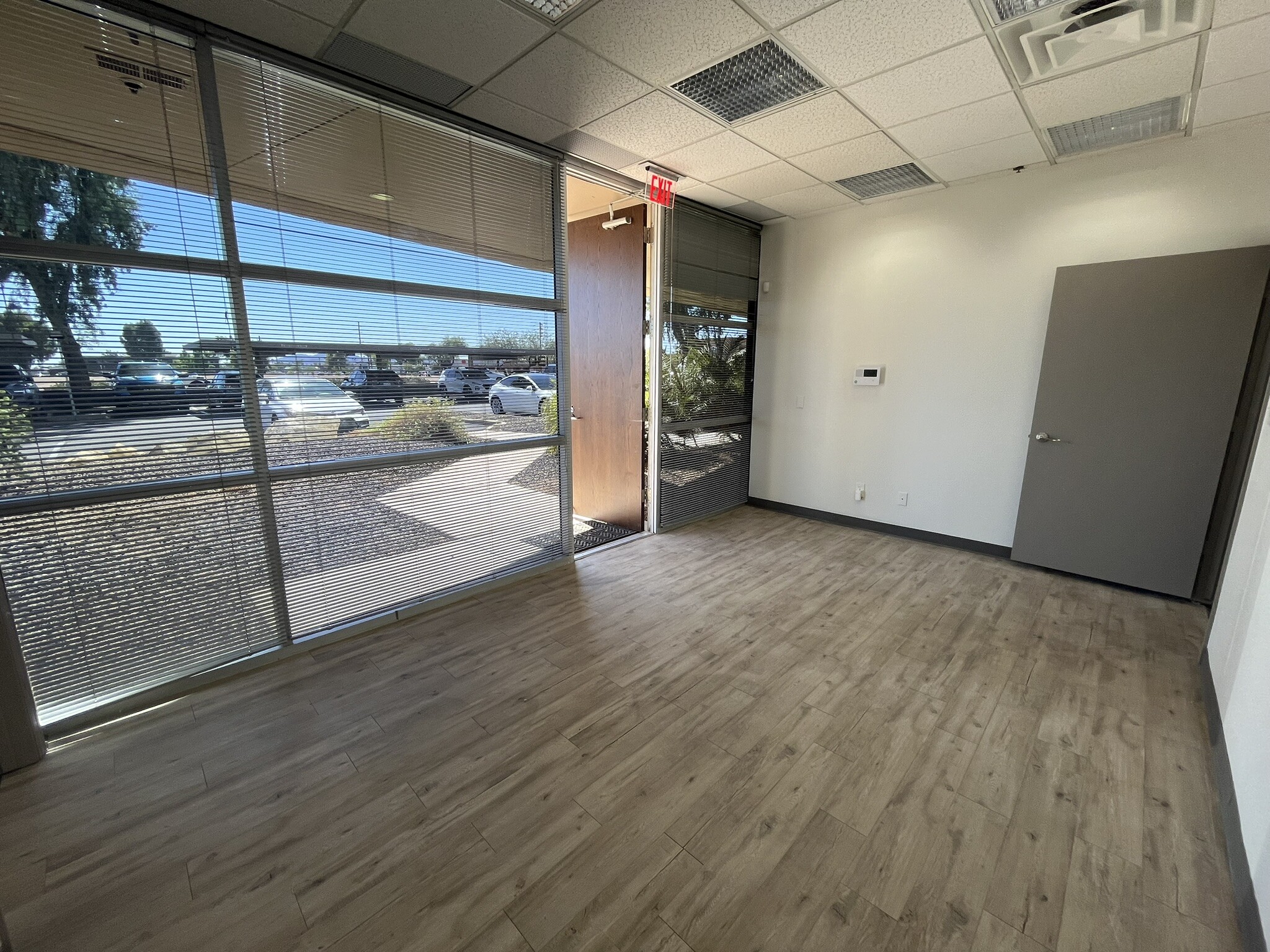 14555 N Scottsdale Rd, Scottsdale, AZ for lease Interior Photo- Image 1 of 8