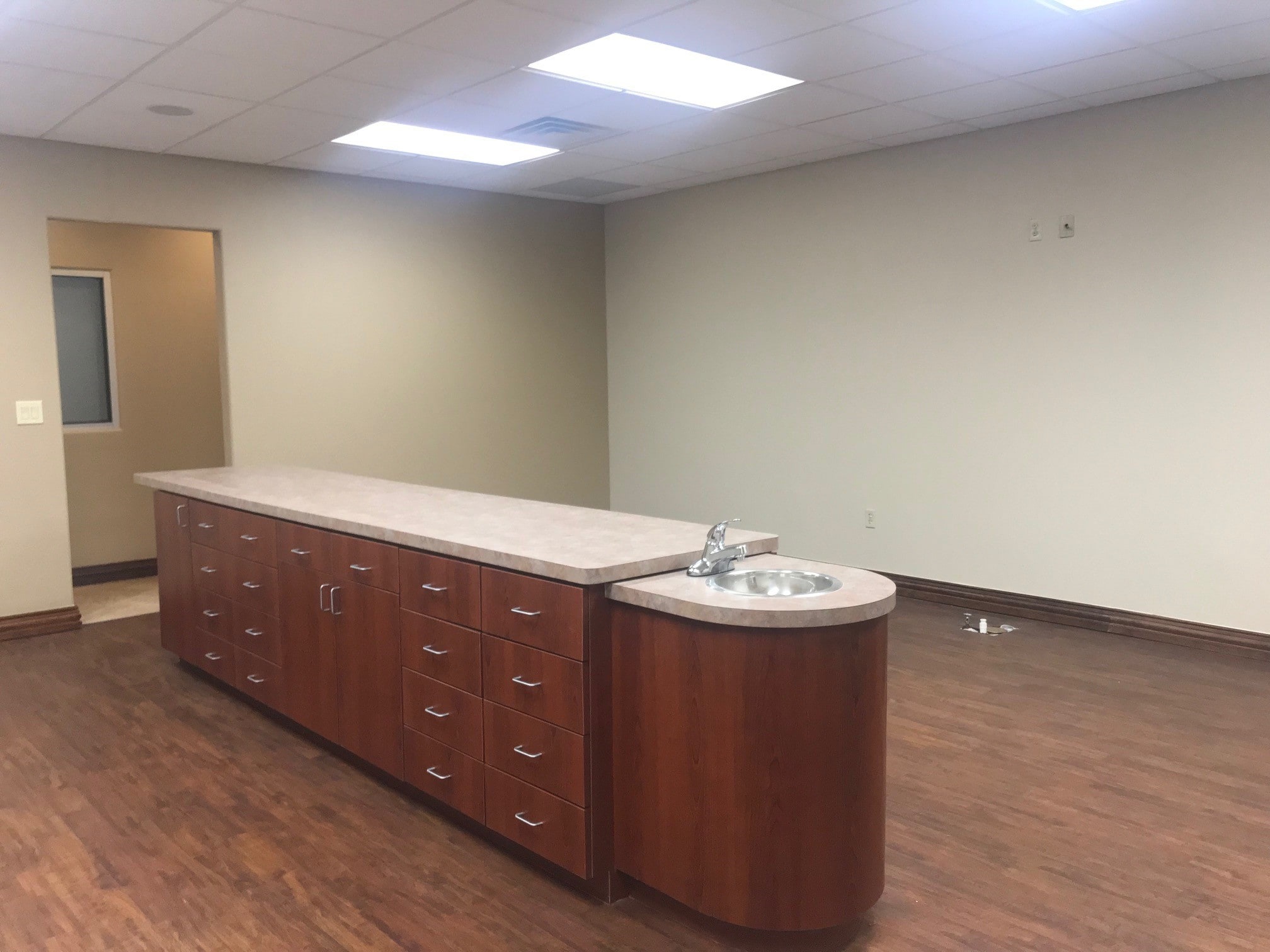 2567 Valley View Ln, Dallas, TX for sale Interior Photo- Image 1 of 2