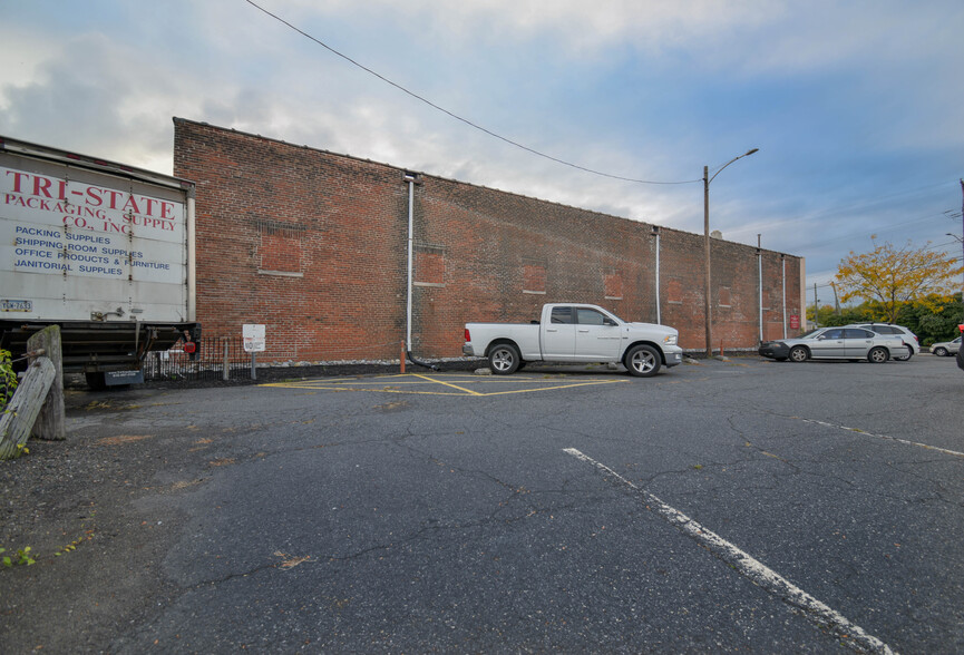 101 E 10th St, Marcus Hook, PA for sale - Building Photo - Image 2 of 7