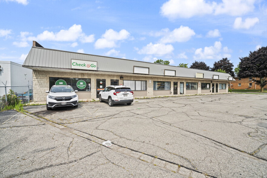 7311-7321 N Teutonia Ave, Milwaukee, WI for sale - Building Photo - Image 2 of 22