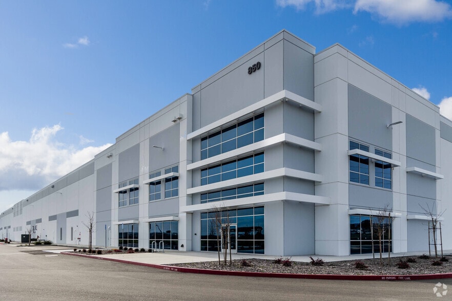 Eubanks Dr, Vacaville, CA for lease - Primary Photo - Image 2 of 2