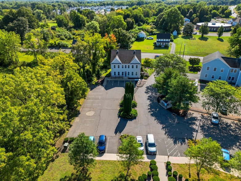 5 Creamery Brk, East Granby, CT for sale - Building Photo - Image 2 of 33