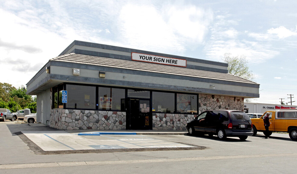 434 S Plano St, Porterville, CA for lease - Building Photo - Image 1 of 6