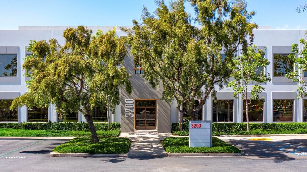 200 Commerce Dr, Irvine, CA for lease - Primary Photo - Image 1 of 38