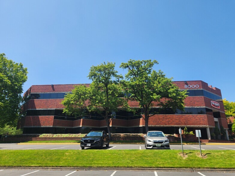 8000 NE Parkway Dr, Vancouver, WA for lease - Building Photo - Image 2 of 22