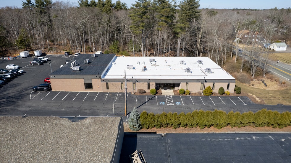 400 Hingham St, Rockland, MA for lease - Building Photo - Image 2 of 11