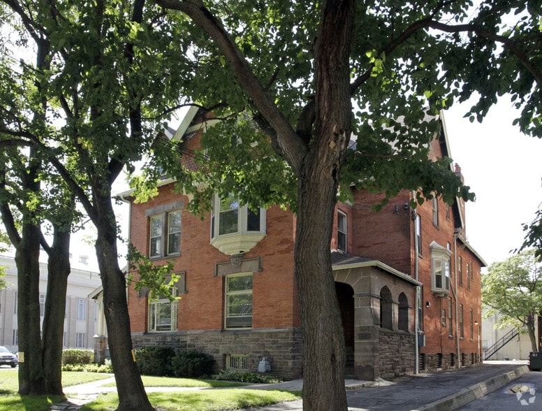 204 St George St, Toronto, ON for lease - Building Photo - Image 1 of 9