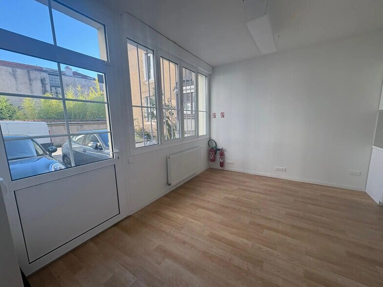 Office in Nancy for sale - Interior Photo - Image 1 of 12