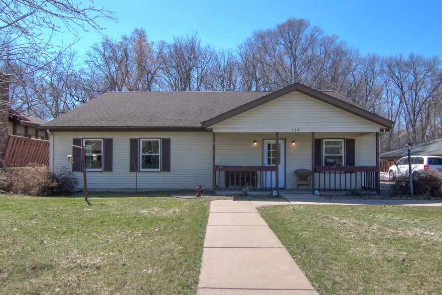 538 Woodridge Ct, Menomonie, WI for sale - Primary Photo - Image 1 of 1