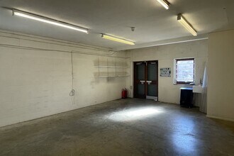 Hampton Rd W, Feltham for lease Interior Photo- Image 2 of 4