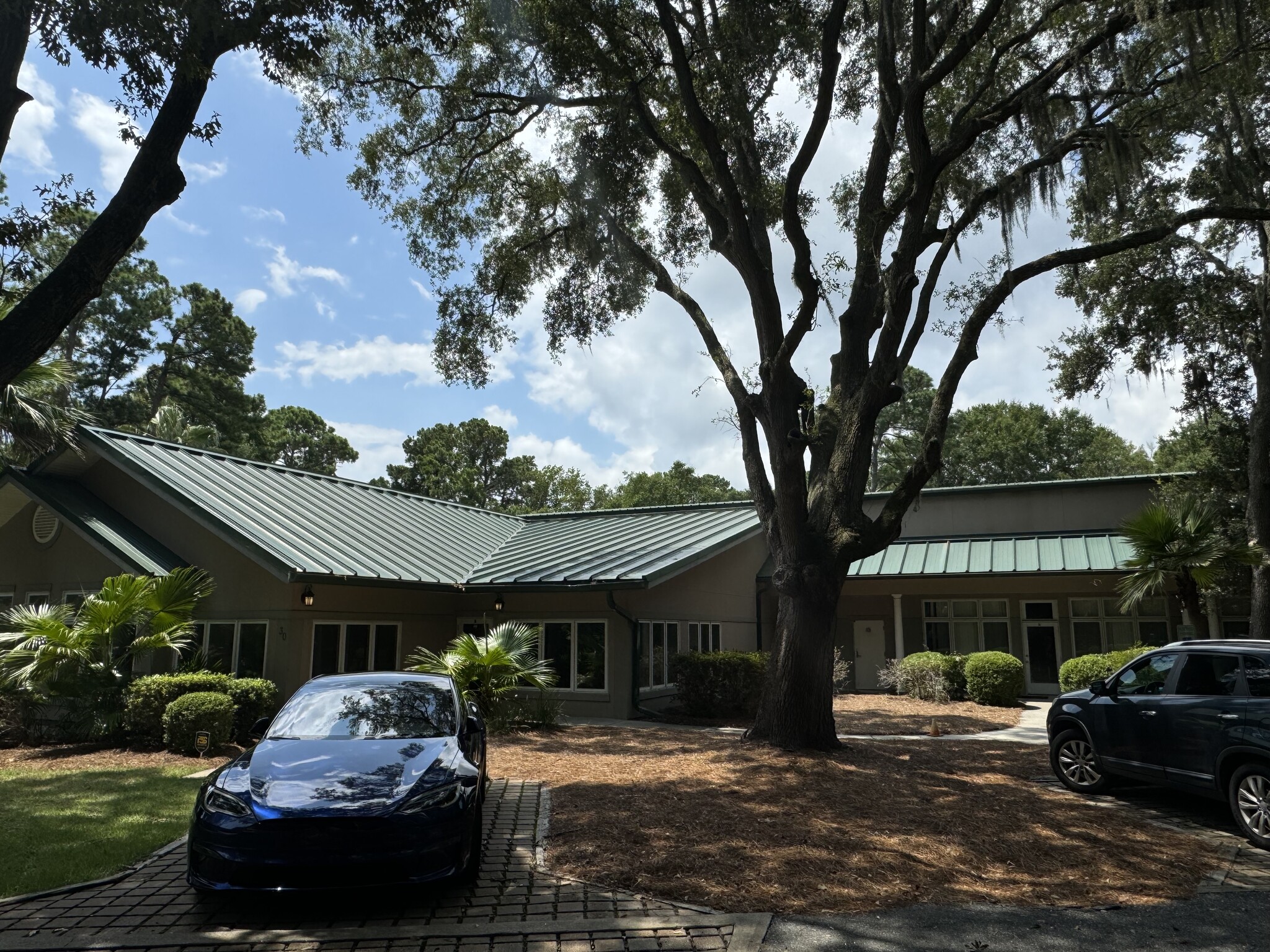 30 Trellis Ct, Hilton Head Island, SC for lease Building Photo- Image 1 of 11